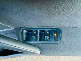 Volkswagen Golf e-Golf Auto 5dr