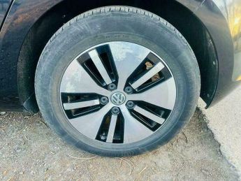 Volkswagen Golf e-Golf Auto 5dr