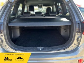 Mitsubishi Outlander PHEV DYNAMIC