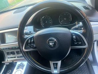 Jaguar XF 2.2d Luxury Auto Euro 5 (s/s) 4dr