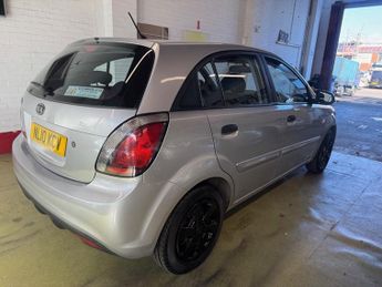 Kia Rio 1