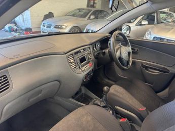 Kia Rio 1