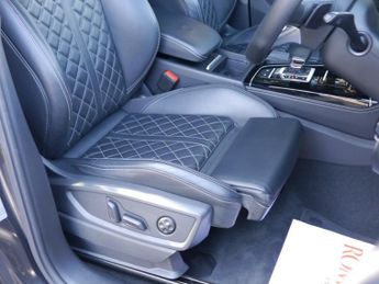 Audi Q5 TFSI E S LINE EDITION 1 QUATTRO - Full Audi Main Dealer History