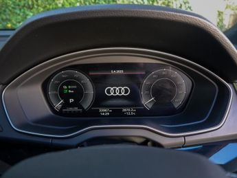 Audi Q5 TFSI E S LINE EDITION 1 QUATTRO - Full Audi Main Dealer History