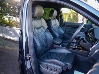 Audi Q5 TFSI E S LINE EDITION 1 QUATTRO - Full Audi Main Dealer History