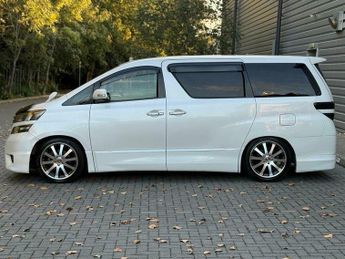 Toyota Vellfire Golden Eyes