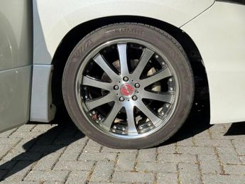 Toyota Vellfire Golden Eyes