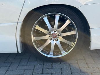 Toyota Vellfire Golden Eyes