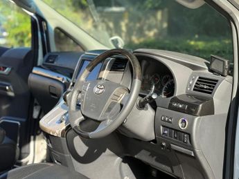 Toyota Vellfire Golden Eyes