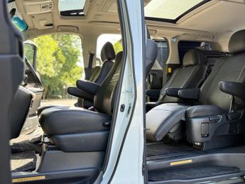 Toyota Vellfire Golden Eyes