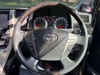 Toyota Vellfire Golden Eyes
