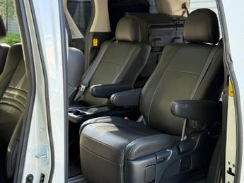 Toyota Vellfire Golden Eyes