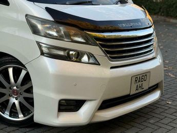 Toyota Vellfire Golden Eyes