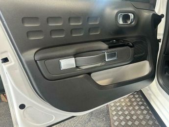 Citroen C3 1.2 PureTech PLUS EAT6 Euro 6 (s/s) 5dr