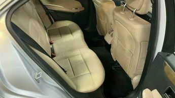 Mercedes-Benz E Class 2.1 E220 CDI BlueEfficiency Avantgarde Tiptronic Euro 5 4dr