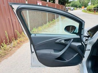 Vauxhall Astra 1.6 16v Design Auto Euro 5 5dr