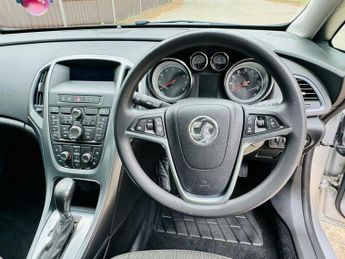 Vauxhall Astra 1.6 16v Design Auto Euro 5 5dr