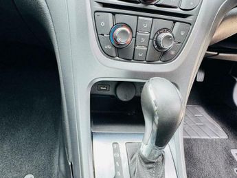 Vauxhall Astra 1.6 16v Design Auto Euro 5 5dr