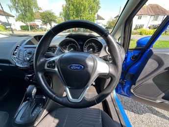 Ford Fiesta 1.6 Zetec Hatchback 5dr Petrol Powershift Euro 5 (105 ps)