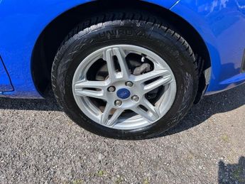 Ford Fiesta 1.6 Zetec Hatchback 5dr Petrol Powershift Euro 5 (105 ps)
