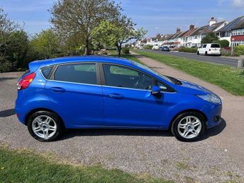 Ford Fiesta 1.6 Zetec Hatchback 5dr Petrol Powershift Euro 5 (105 ps)