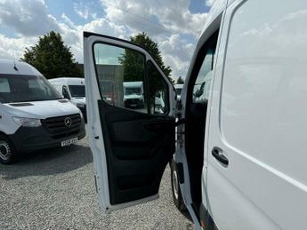 Mercedes-Benz Sprinter 2.0 315 CDI HD Progressive RWD L3 H3 Euro 6 (s/s) 5dr