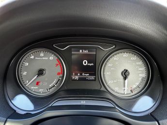 Audi S3 2.0 TFSI Sportback S Tronic quattro Euro 6 (s/s) 5dr (Nav) PANOR