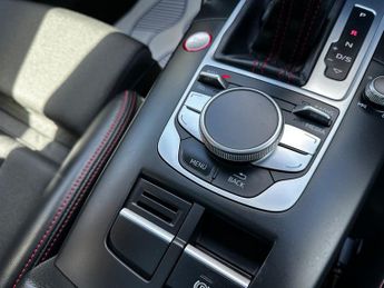 Audi S3 2.0 TFSI Sportback S Tronic quattro Euro 6 (s/s) 5dr (Nav) PANOR