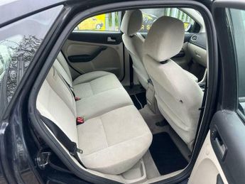 Ford Focus 2.0 Ghia 5dr