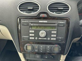 Ford Focus 2.0 Ghia 5dr