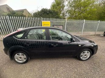 Ford Focus 2.0 Ghia 5dr