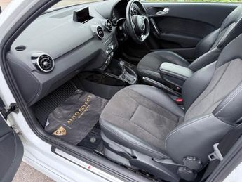 Audi A1 TFSI S LINE BLACK EDITION NAV