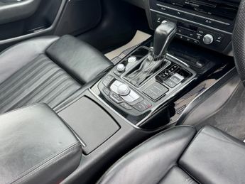 Audi A6 Avant 2.0 TDI ultra Black Edition Estate 5dr Diesel S Tronic Euro 6 (s