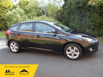 Ford Focus 1.6 Zetec Hatchback 5dr Petrol Manual Euro 5 (105 ps)