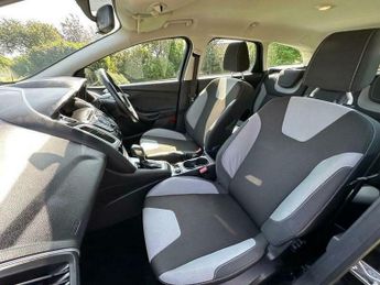 Ford Focus 1.6 Zetec Estate 5dr Petrol Powershift Euro 5 (125 ps)