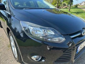Ford Focus 1.6 Zetec Estate 5dr Petrol Powershift Euro 5 (125 ps)