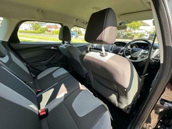 Ford Focus 1.6 Zetec Estate 5dr Petrol Powershift Euro 5 (125 ps)