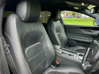 Jaguar XF 2.0d R-Sport Auto AWD Euro 6 (s/s) 4dr