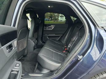Jaguar XF 2.0d R-Sport Auto AWD Euro 6 (s/s) 4dr