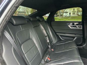 Jaguar XF 2.0d R-Sport Auto AWD Euro 6 (s/s) 4dr