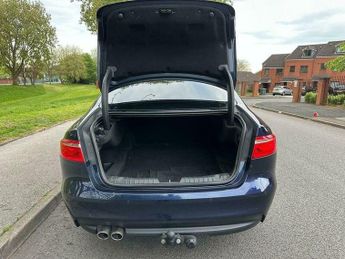 Jaguar XF 2.0d R-Sport Auto AWD Euro 6 (s/s) 4dr