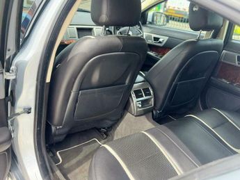 Jaguar XF 3.0d V6 Portfolio Auto Euro 5 4dr
