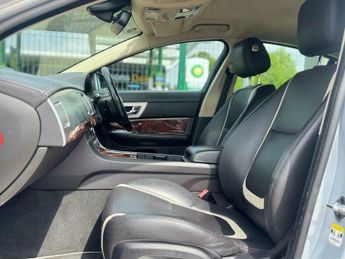 Jaguar XF 3.0d V6 Portfolio Auto Euro 5 4dr