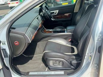 Jaguar XF 3.0d V6 Portfolio Auto Euro 5 4dr