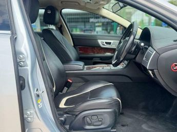 Jaguar XF 3.0d V6 Portfolio Auto Euro 5 4dr