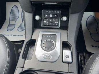 Land Rover Discovery 3.0 SD V6 Landmark SUV 5dr Diesel Auto 4WD Euro 6 (s/s) (256 bhp