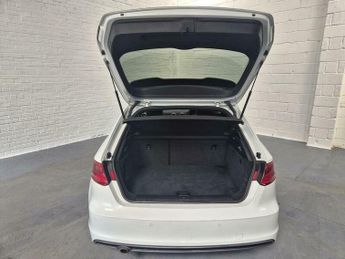 Audi A3 1.6 TDI S line Sportback S Tronic Euro 5 (s/s) 5dr
