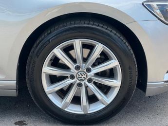 Volkswagen Passat SE BUSINESS TDI BLUEMOTION TECH DSG