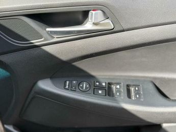 Hyundai Tucson 2.0 CRDi SE Nav Auto 4WD Euro 6 5dr
