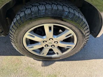 Land Rover Discovery TDV6 HSE E4